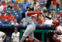 Con jonrones de Fowler, Cardenales barren a Piratas cardenales