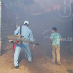 Familias del barrio Carlos Núñez abren puertas a la fumigación nicaragua