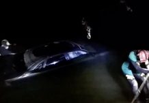España: Joven muere ahogado tras caer con su auto en un cauce