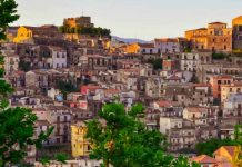 Uno de los «pueblos más bellos de Italia» vende casas por un euro italia, casa, repoblacion, pueblo,