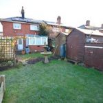 ¿Estás interesado?. Venden casa con la tumba del expropietario en el jardín middlenton