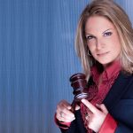 La doctora Ana María Polo regresa a la pantalla dando duro con su mazo estados unidos