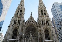 Detienen a hombre por entrar con bidones de gasolina a catedral de NY estados unidos