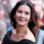 El baño de lujo de Catherine Zeta-Jones del que todos están hablando catherine zeta jones