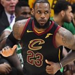 LeBron y Cavs apabullan a Celtics y se acercan en la serie lebron james