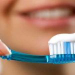 Se tragó cepillo de dientes y vive con él desde hace 10 meses reino unido