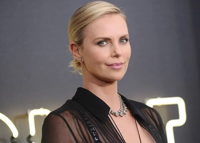 Charlize Theron hace donación para luchar contra la violencia machista sudafrica