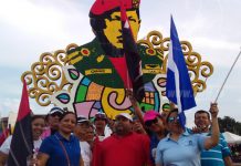 Familias se reúnen en la Rotonda Hugo Chávez para clamar por la paz nicaragua