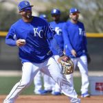 ¿Qué significa el regreso de Moustakas para Cheslor? mlb