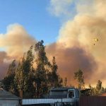 Violento incendio afecta medio centenar de viviendas en Chile chile