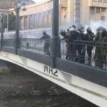 Detienen a carabinero que arrojó a un joven manifestante al río Mapocho chile