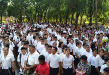 Con alegría estudiantes reciben bono de bachiller en Tipitapa nicaragua