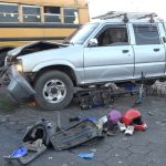Camioneta choca a familia que viajaba en moto en una calle de Managua nicaragua