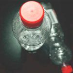 agua embotellada en plastico