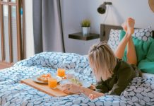 El peligroso hábito de cenar noche y luego dormir habito