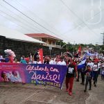 Calles de Bluefields abarrotadas conmemorando el Día de la Alegría nicaragua