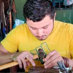 «Couro» emprende haciendo trabajos con cuero en alta calidad nicaragua