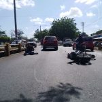 Motorizado se estrella con parte trasera de camioneta en Rotonda La Virgen nicaragua