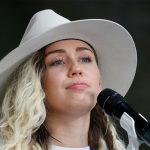 Miley Cyrus, triste tras perder su casa en los incendios forestales de California estados unidos