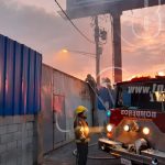Bomberos controlan incendio en empresa de construcción en Managua nicaragua