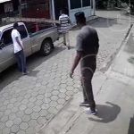 Supuestos delincuentes merodean casa para robar (VIDEO) nicaragua