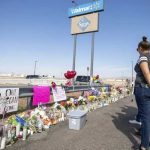 Mexicanos supervivientes de tiroteo de Texas denuncian a Walmart mexico