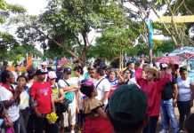 Familiares y jóvenes depositan ofrenda floral en tumbas de héroes y mártires de Nicaragua nicaragua