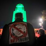 Miles de estadounidenses exigen la destitución de Donald Trump estados unidos