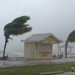 Dorian se debilita sobre las Bahamas y baja a categoría 4 estados unidos