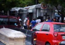Ecuador habilita contenedores refrigerados para muertos por coronavirus ecuador