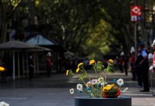 Homenaje a las víctimas en el aniversario del atropello masivo en España