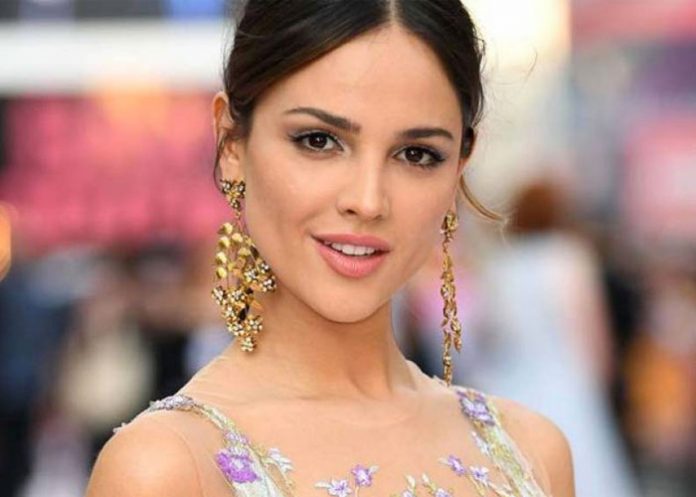 eiza-gonzalez eiza gonzalez y luke bracey