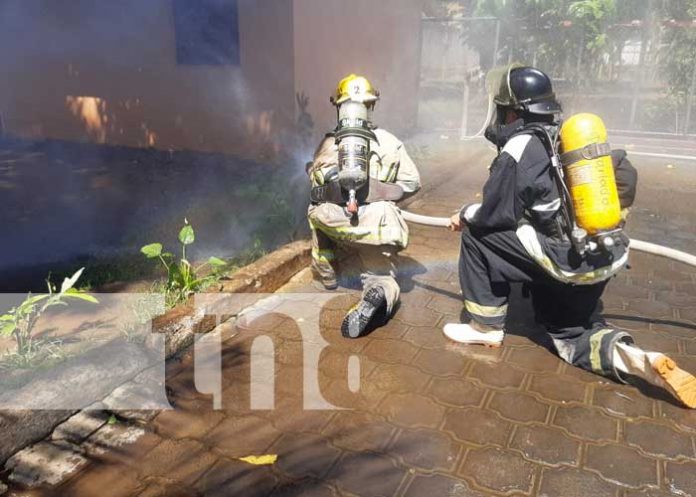 nicaragua, managua, ejercicio demostrativo, bomberos, incendio,