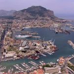 Al menos 180 migrantes puestos en cuarentena en Ferry ante Palermo italia