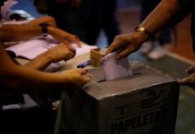 Cierran centros de votación en El Salvador e inician conteo de papeletas electorales america latina