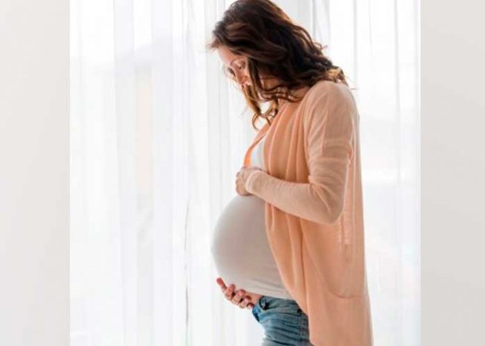 em_UC66UN9 tragar semen