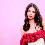 La conmovedora imagen de Emily Ratajkowski amamantando a su hijo foto