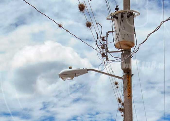 energia-nicaragua-011 Poste de energía eléctrica en una zona de Nicaragua.