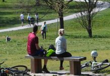 Escocia reabrirá centros de jardinería y permitirá reuniones al aire libre europa