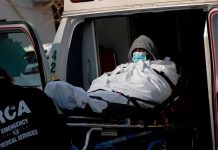 Los muertos por coronavirus en EE.UU. superan ya los 2.000 estados unidos