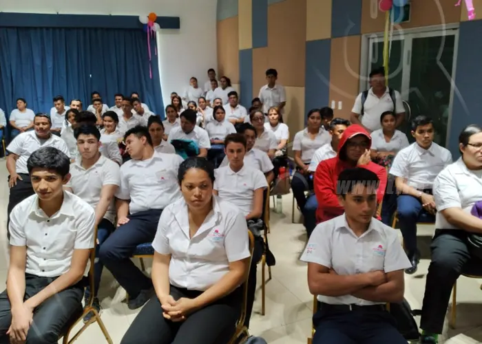 Estudiantes de San Rafael del Sur conmemoran Día de la Dignidad Nacional nicaragua