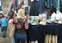 Oferta escolar con buenas promociones en el Mercado Roberto Huembes nicaragua