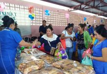 Presos de Nicaragua ofertan artesanías y manualidades en feria nicaragua