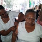 Familias del barrio Dignidad 4 de Mayo reciben atención en feria de salud nicaragua