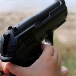 Menor de 12 años cargaba con 3 pistolas en su escuela en Florida armas de fuego