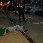 Motociclista ebrio resulta lesionado al impactar contra un repartidor accidente de transito