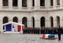 Francia despide con honores al policía asesinado en Trebes francia