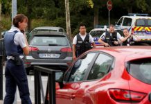 Dos muertos por un ataque con cuchillo en una ciudad de París francia