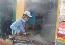 Pobladores del barrio Ariel Darce abren sus puertas para la fumigación nicaragua