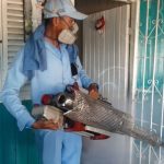 Fumigan y brindan recomendaciones de salud en barrio Isaías Gómez nicaragua